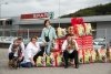Društvo Animal Angels je darovane obroke sprejel pred trgovino SPAR Treb...