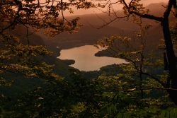 Vaša potepanja: Črno jezero čez Komarčo