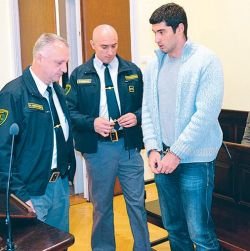 Aleksandar Vuković bo v zaporu dve leti, ker so ga na meji dvakrat prestregli z ukradenim avtom. Za enega se je izkazalo, da je bil v Franciji ukraden in po nizki ceni prodan v Srbijo, v Franciji pa je lastnik od zavarovalnice terjal zavarovalnino.
