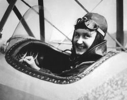 Kristina Gorišek se je udeleževala številnih letalskih mitingov po Jugoslaviji, priletela je tudi na otvoritev ljubljanskega letališča leta 1933.