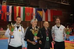 Christian Kajtna s pokalom za tretji najboljši klub na 10.mednarodnem karate tekmovanju v Ljubljani