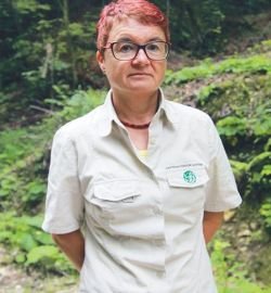 Vodja odseka za gojenje in varstvo gozdov na območni enoti Zavoda za gozdove Brežice Mojca Bogovič (Foto: A. Kerin)