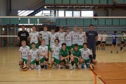 Dolenjski dečki do 15 let najboljši na turnirju regijskih reprezentanc Slovenije v odbojki