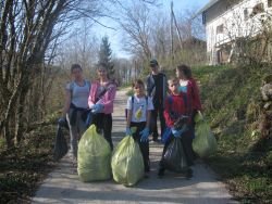 Očistili smo vasi našega šolskega okoliša