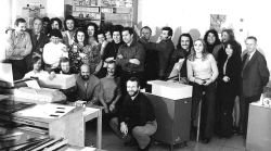 V sedemdesetih letih je bil Dolenjski list združen v širše podjetje, kamor je sodil tudi tehnični oddelek, kasnejši TOZD Grafika. (Foto: arhiv Dolenjskega lista)