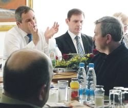Posvetu zadružnikov dolenjsko-belokranjske regije se je pridružil tudi kmetijski minister Dejan Židan.