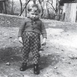 Prav tako je bil oblečen mali Joško, ko je odšel v neznano.
