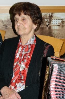 90 let Tončke Luzar