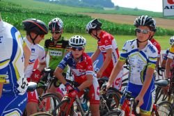 FOTO: Domači kolesarji uspešni na dirki za pokal Občine Mirna Peč