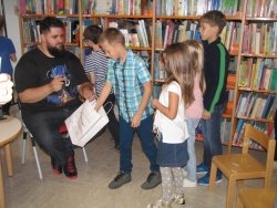'Carje' v Valvasorjevi knjižnici obiskal Boštjan Gorenc - Pižama