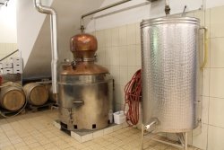 V destilarni in čokoladnici Berryshka vse delajo ročno, ob našem obisku je proizvodnja mirovala.