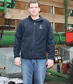 Najbolj inovativen mladi kmet Toni Kukenberger je sestavil premično molzišče.