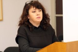 Eva Čemas je delo ZD Črnomelj v minulem letu pred dvema tednoma predstavila tudi črnomaljskim občinskim svetnikom. (Foto: B. B.)
