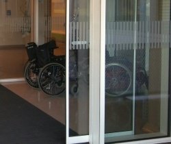 Invalidski voziček je postal Marjanov osnovni pripomoček. (Foto: J. A.)