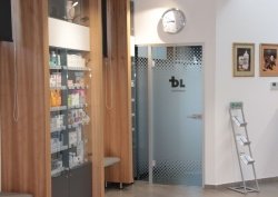 V glavni lekarni Dolenjskih lekarn v Novem mestu imajo na voljo za osebna svetovanja, pa tudi druga, dva posebej ločena prostora. (Foto: M. Ž.)