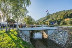 Odprtje obnovljenega mostu v Znojilah na Krki 