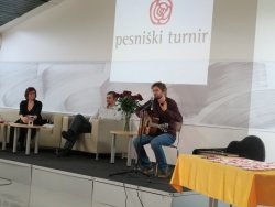 Polnoleten pesniški turnir v Brežicah