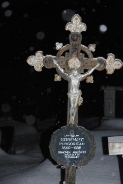 Križ na adlešiškem pokopališču