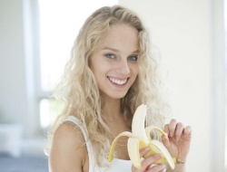 Bananin olupek je koristen tako v gospodinjstvu kot v kozmetiki.