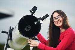 Prejemnica častne omembe na olimpijadi iz astronomije in astrofizike  Marija Judež na učenje gleda kot na osebni napredek. (Foto: Mateja  Jordovič Potočnik)