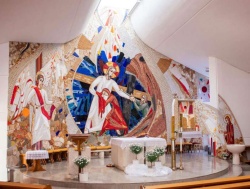Odrešenik v svetu, Rupnikov mozaik v cerkvi svetega Mihaela v Grosuplju (Foto: Župnija Grosuplje)