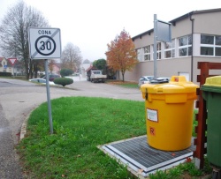 Zbiralnik odpadnega jedilnega olja v Mirni Peči (Foto: Občina Mirna Peč)