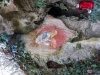 Na skali pod Velikim Orehkom je naslikana Marija z Jezusckom