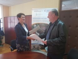 Podpis gradbene pogodbe za obnovo muzejske hiše v Semiču
