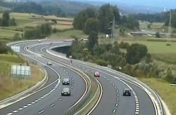 VIDEO: Na AC polkrožno obrnila in vozila v nasprotno smer