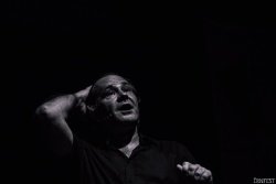 Črnfest 2018: Jure Ivanušič z glasbo in interpretacijo nasmejal dvorano KD v Črnomlju