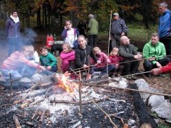 FOTO: Kostanjev piknik članov PD Črnomelj in mladih planincev