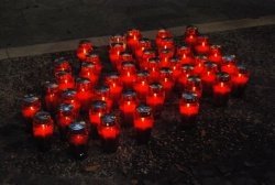 Manj svečk za manj grobov - danes prižgana sveča, jutri okoljska težava