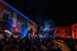 Grad Grm: Prvak Dolenjskega martinovanja Rumeni muškat