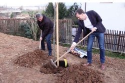 VIDEO: Zasaditev lipe ob zaključku del v Šmihelu
