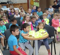 Delavnice za otroke so bile dobro obiskane. Sicer imajo v Knjižnici  Mirana Jarca, v kateri je dogodek potekal, več kot 10 let kotiček za  disleksike.