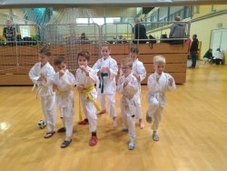 Najmlajši sevniški karateisti do svojih prvih medalj
