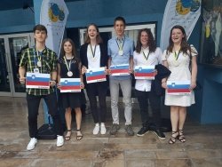 Odlični uspehi mladih slovenskih naravoslovcev; medalja tudi novomeškemu gimnazijcu Jerneju Birku