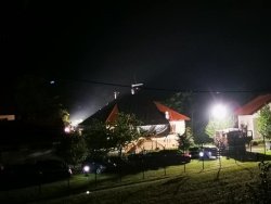 Gasilci so ponoči spet srčno priskočili na pomoč ... (foto: FB Poljanska dolina ob Kolpi)