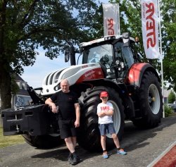 FOTO: Ogled tovarne traktorjev Steyr