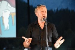 Kot direktor Mednarodnega filmskega festivala Kranjska Gora želi Matjaž v  Slovenijo pripeljati zveneča imena filmske industrije in jih povezati z  domačimi filmarji. (foto: osebni arhiv)