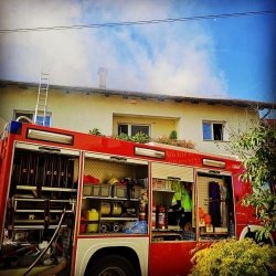 Vaše fotke: Požar se je iz nape razširil na ostrešje hiše