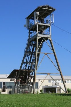 Rudniški izvozni stolp je potreben temeljite obnove. (Foto: M. B. J.)