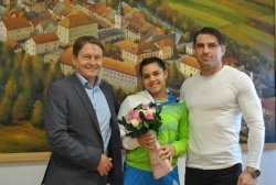 Župan sprejel svetovno prvakinjo v tajskem boksu Nastasjo Koca 