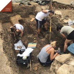 Predavanje arheologa Aleša Tirana "Izkopavanja ob cerkvi sv. Petra v Črnomlju"