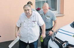 Željko Kovač je na sojenje v Krškem prišel iz celjskega pripora. (Foto: B. B.)