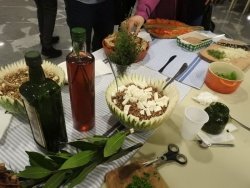 Črnomaljska ''Zelišča v kulinariki'' na Praznovanju jeseni; na voljo knjižica receptov