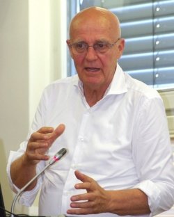 Dr. Peter Gabrijelčič
