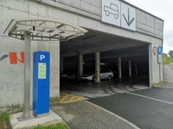 Na Mestni občini Novo mesto so odgovor o parkomatu na Portovalu podkrepili tudi s to fotografijo.