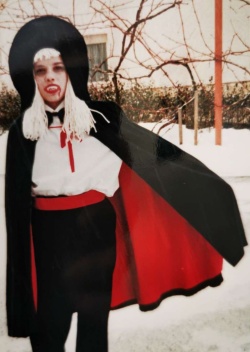 Rebeka Dremelj kot Drakula – niti njena mama je ni prepoznala. (foto: osebni arhiv)
