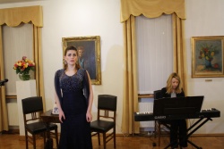 Urška Kastelic in Aleksandra Naumovski Potisk sta glasbeno obogatili prireditev.